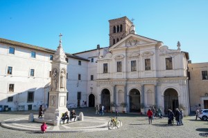 Piazza San Bartolomeo all'Isola